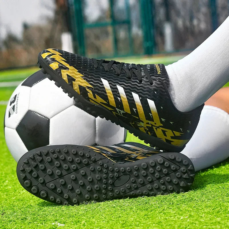 Low-Top Football Shoes Women and Children Sports Shoes for Students and Teenagers Leather Football Boots with TF Nails for Men