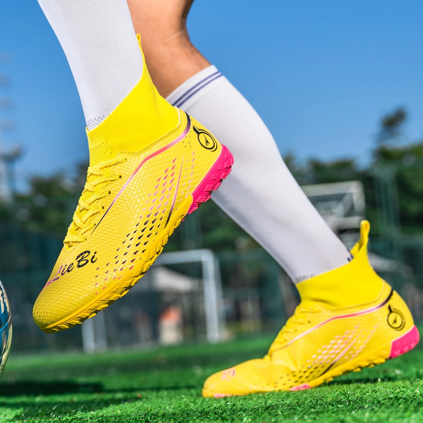 Football Cleats Men, Indoor Outdoor High Top Soccer Shoes Lightweight Shock Resistant Training Boots Professional Football Boots